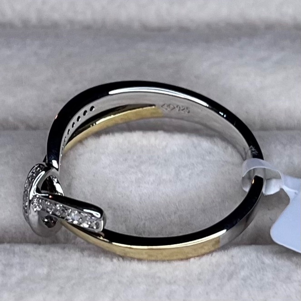 R040 | Natural Diamond Bow Mixed Metal Ring - Picture 8 of 8